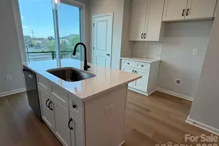 1618 Spring St, Charlotte, NC 28206 - Photo 3