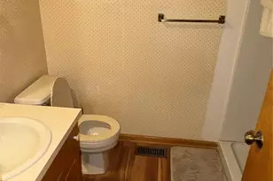 5424 Beam Lake Dr, Charlotte, NC 28216 - Photo 3