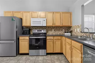 3219 Alderpoint Ln, Charlotte, NC 28262 - Photo 11