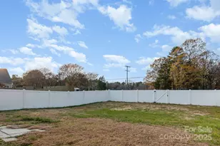 14121 Rouda Ln, Charlotte, NC 28269 - Photo 31