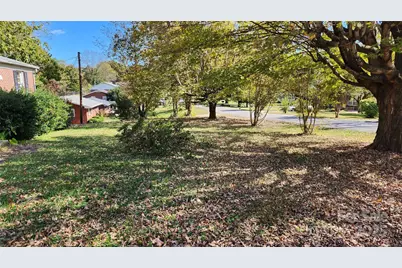 150 31st Avenue NW, Hickory, NC 28601 - Photo 9