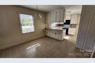 150 31st Avenue NW, Hickory, NC 28601 - Photo 13