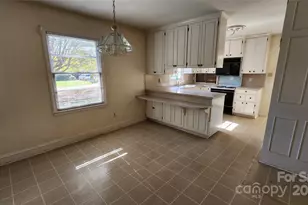 150 31st Ave NW, Hickory, NC 28601 - Photo 13