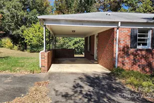 150 31st Ave NW, Hickory, NC 28601 - Photo 3