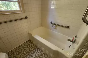 150 31st Ave NW, Hickory, NC 28601 - Photo 17