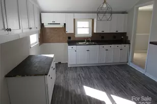 709 A St, Bessemer City, NC 28016 - Photo 9