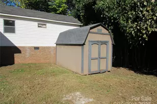 709 A St, Bessemer City, NC 28016 - Photo 5