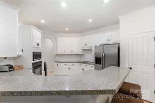 2723 Sawgrass Ridge Pl, Charlotte, NC 28269 - Photo 9