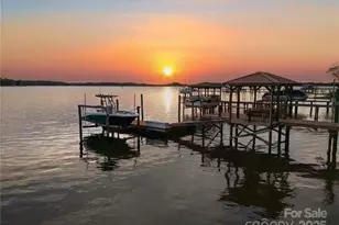 18019 Whispering Oaks Dr, Cornelius, NC 28031 - Photo 3