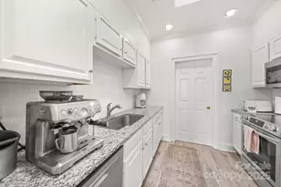 2315 Selwyn Ave, Charlotte, NC 28207 - Photo 15