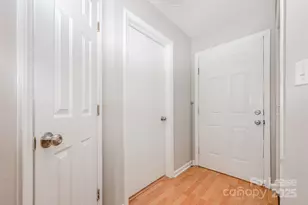 2555 Stockbridge Dr, Charlotte, NC 28210 - Photo 7