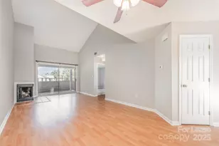 2555 Stockbridge Dr, Charlotte, NC 28210 - Photo 3