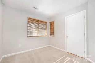 2555 Stockbridge Dr, Charlotte, NC 28210 - Photo 15