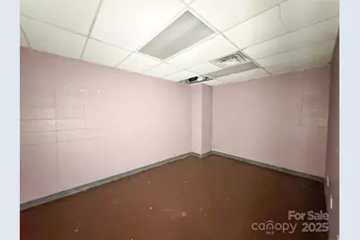 900 W Chapel Road, Asheville, NC 28803 - Photo 35