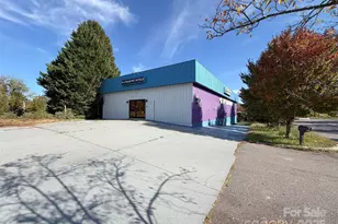 900 W Chapel Rd, Asheville, NC 28803 - Photo 1