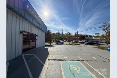 900 W Chapel Road, Asheville, NC 28803 - Photo 13