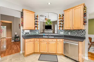 10438 Tintinhull Dr, Fort Mill, SC 29707 - Photo 15