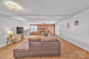 227 W 27th St, Newton, NC 28658 - Photo 7