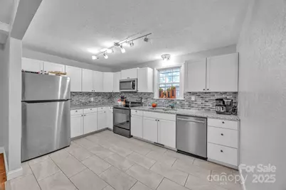 227 W 27th Street, Newton, NC 28658 - Photo 11