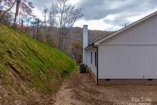 679 Firefly Rd, Whittier, NC 28789 - Photo 33