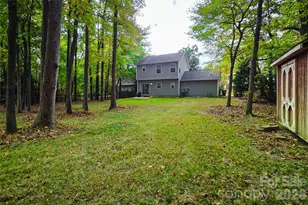 9201 Rotherham Ln, Charlotte, NC 28216 - Photo 7