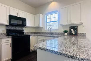 9201 Rotherham Ln, Charlotte, NC 28216 - Photo 41