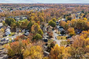 9201 Rotherham Ln, Charlotte, NC 28216 - Photo 37