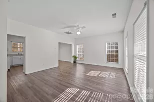 9201 Rotherham Ln, Charlotte, NC 28216 - Photo 21