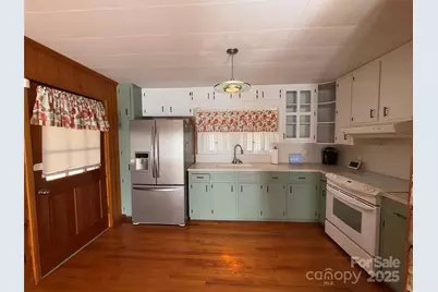 14 Lake View Drive N, Marion, NC 28752 - Photo 3