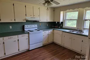 1004 Pine Mountain Rd, Hudson, NC 28638 - Photo 9