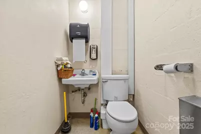 704 N Cannon Boulevard, Kannapolis, NC 28083 - Photo 31