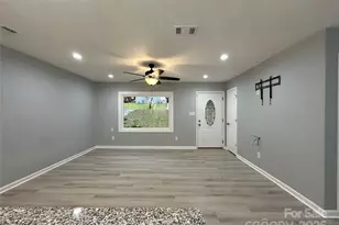 10517 Starwood Dr, Charlotte, NC 28215 - Photo 11