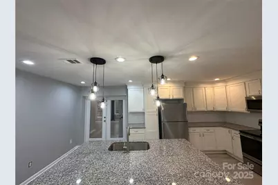 10517 Starwood Drive, Charlotte, NC 28215 - Photo 7