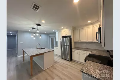 10517 Starwood Drive, Charlotte, NC 28215 - Photo 5