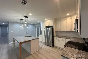 10517 Starwood Dr, Charlotte, NC 28215 - Photo 5