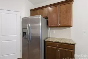 2212 Apple Glen Ln, Charlotte, NC 28269 - Photo 9