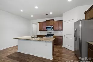 2212 Apple Glen Ln, Charlotte, NC 28269 - Photo 5