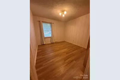 5601 Howard Gap Road, Flat Rock, NC 28731 - Photo 15