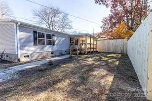 40 Champion Ln, Sylva, NC 28779 - Photo 3