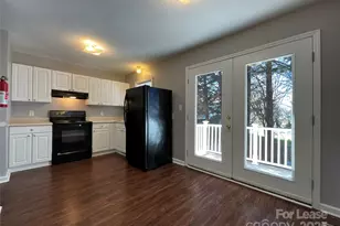 206 W 15th St, Newton, NC 28658 - Photo 7