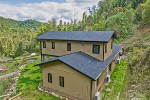 945 Roaring Fork Rd, Hot Springs, NC 28743 - Photo 25