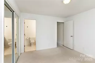 1021 Churchill Downs Ct, Charlotte, NC 28211 - Photo 13