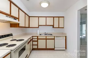 1021 Churchill Downs Ct, Charlotte, NC 28211 - Photo 9