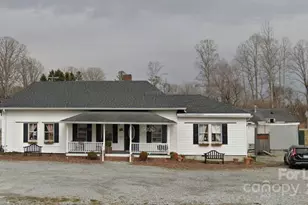 1596 Greenville Hwy, Hendersonville, NC 28792 - Photo 1