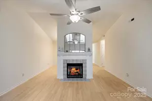 102 Fox Den Ct, Hendersonville, NC 28792 - Photo 3