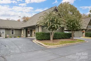 102 Fox Den Ct, Hendersonville, NC 28792 - Photo 1