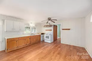 331 Sweetpea Ln, Hendersonville, NC 28791 - Photo 7