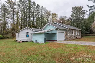 331 Sweetpea Ln, Hendersonville, NC 28791 - Photo 23