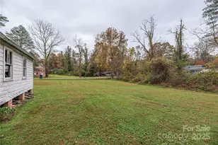 331 Sweetpea Ln, Hendersonville, NC 28791 - Photo 19