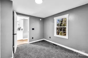 319 Hoyle Cir, Gastonia, NC 28052 - Photo 9